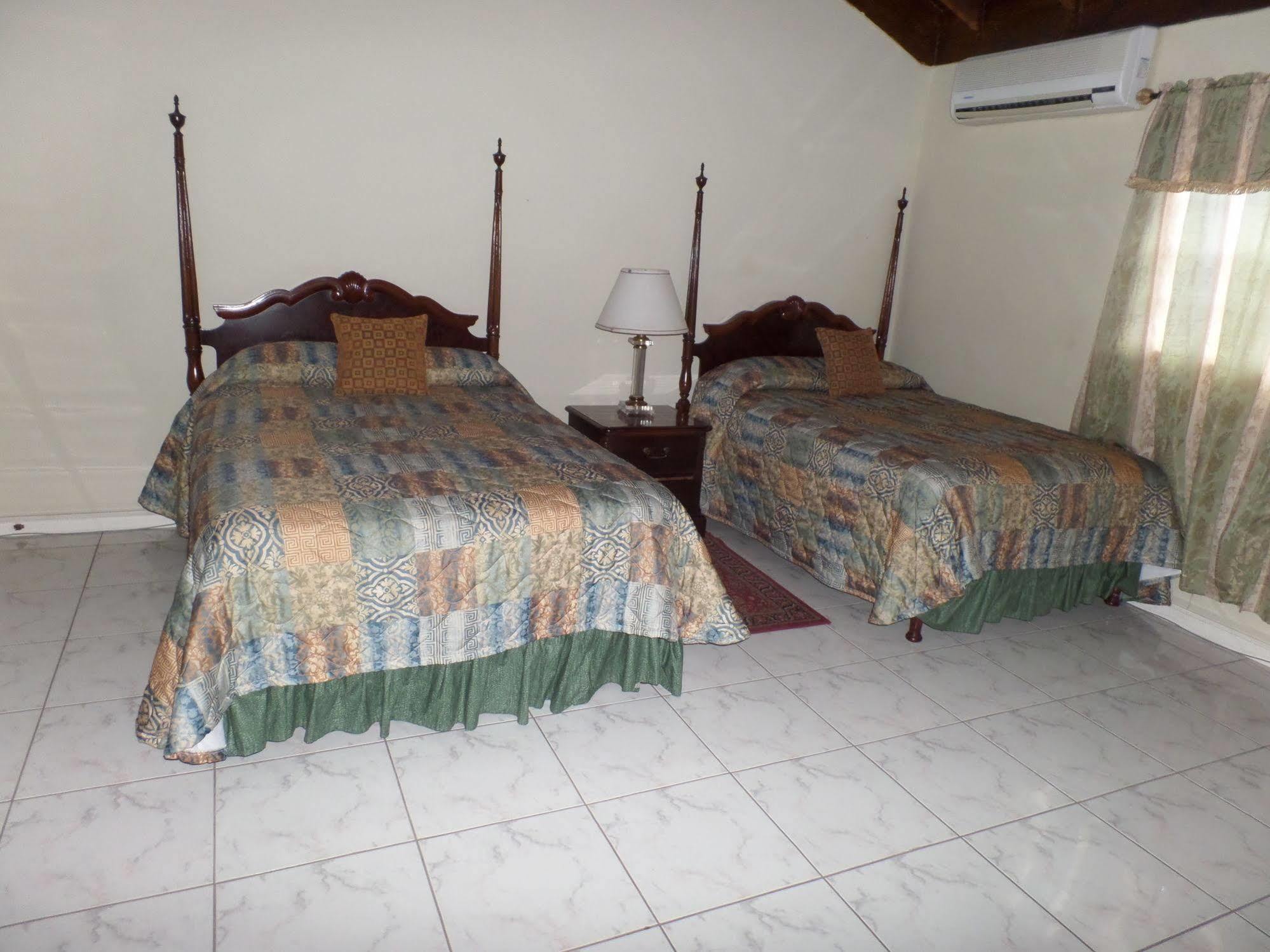 The Royal Kensington Villa Montego Bay Exteriör bild