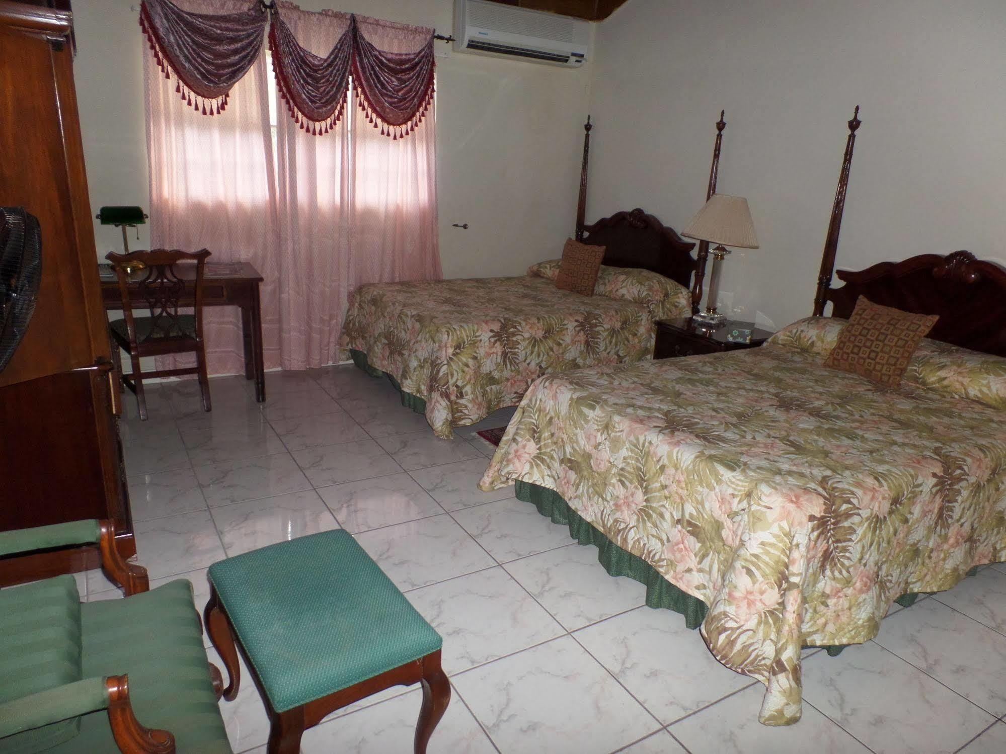 The Royal Kensington Villa Montego Bay Exteriör bild