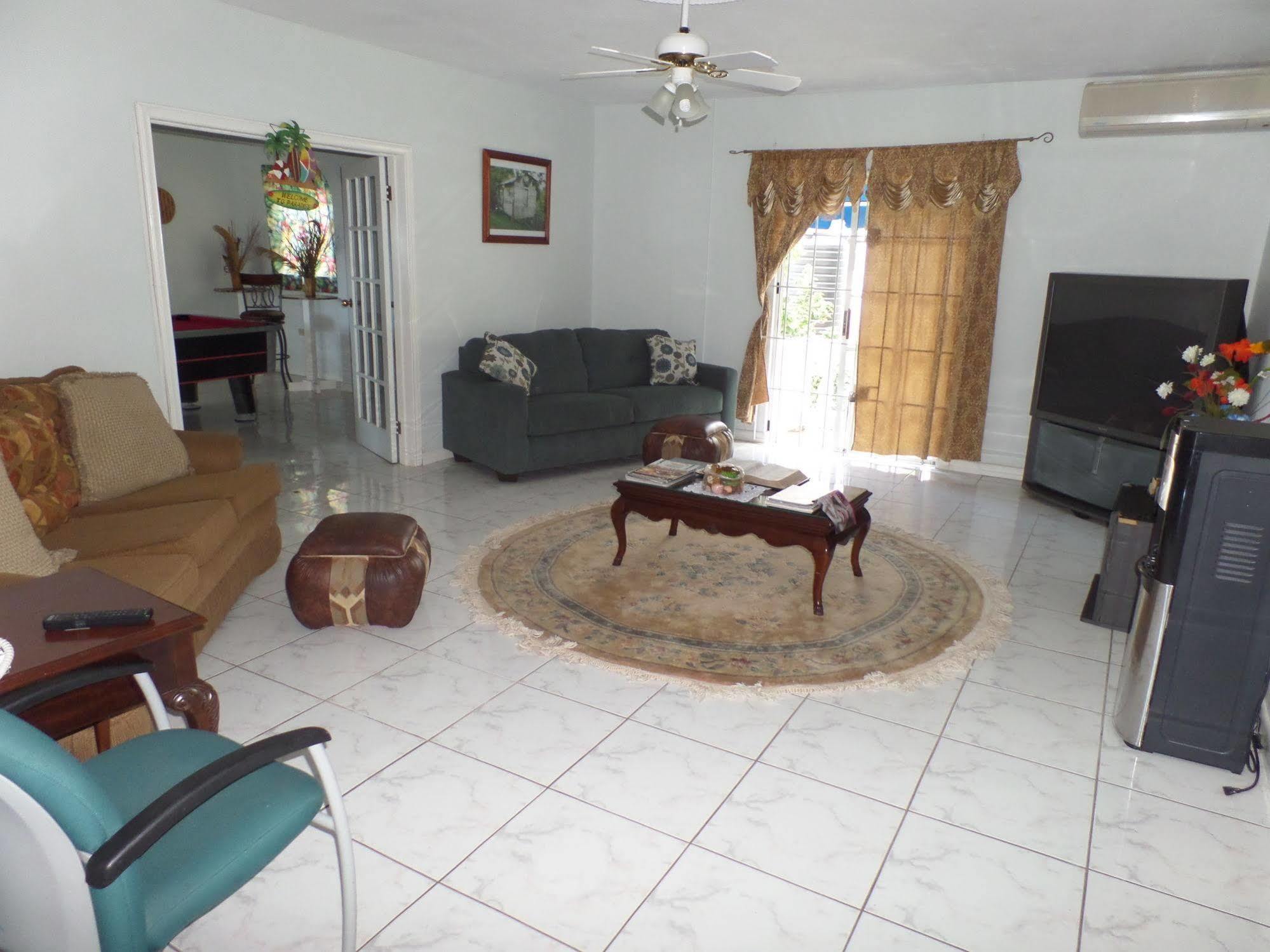 The Royal Kensington Villa Montego Bay Exteriör bild